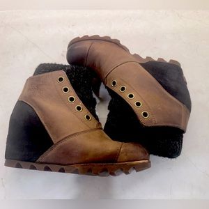 Sorel Joanie Wedge Boot Heel size 8.5 peat moss /taupe